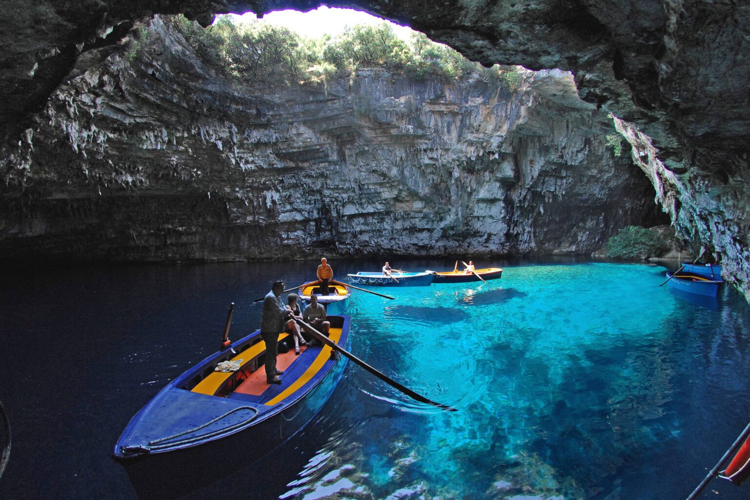 an image that shows the beauty of Lake of Melissani Kefalonia.