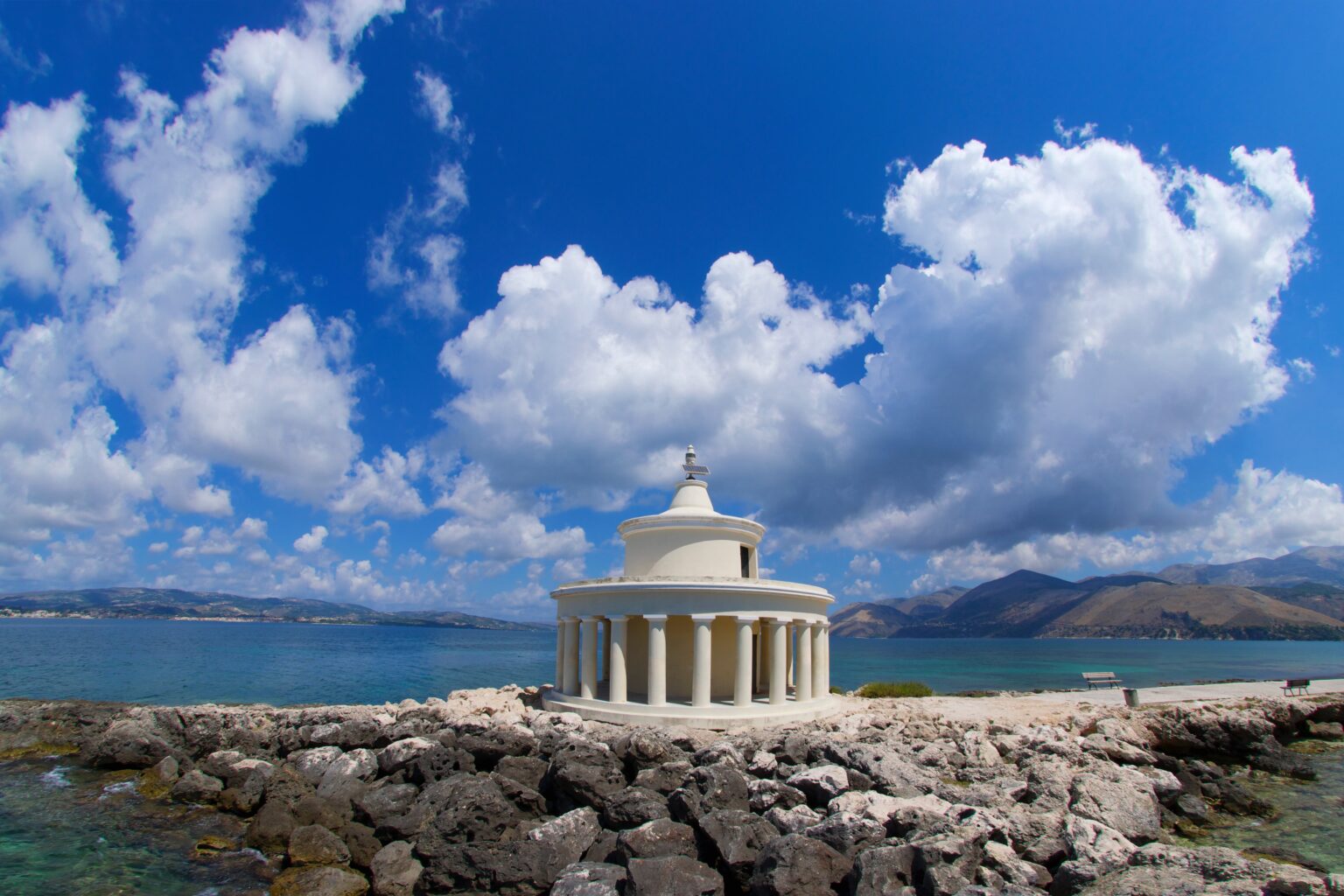 an image that shows the beauty of Lighthouse of st.Theodoroi Kefalonia.